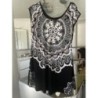 Haut noir, blanc, rose, taille 44