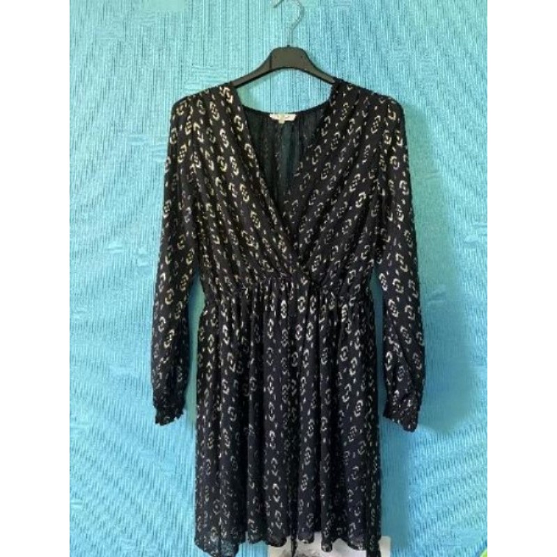 Robe noir avec dorures