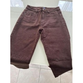 Jean mom fit taille 40...