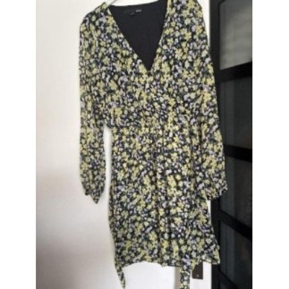 Robe courte jaune et noire...