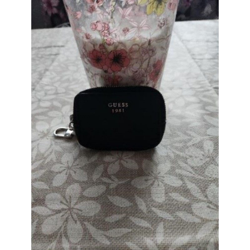 Petit Porte monnaie guess 