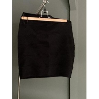Jupe noire taille 40. Nh....