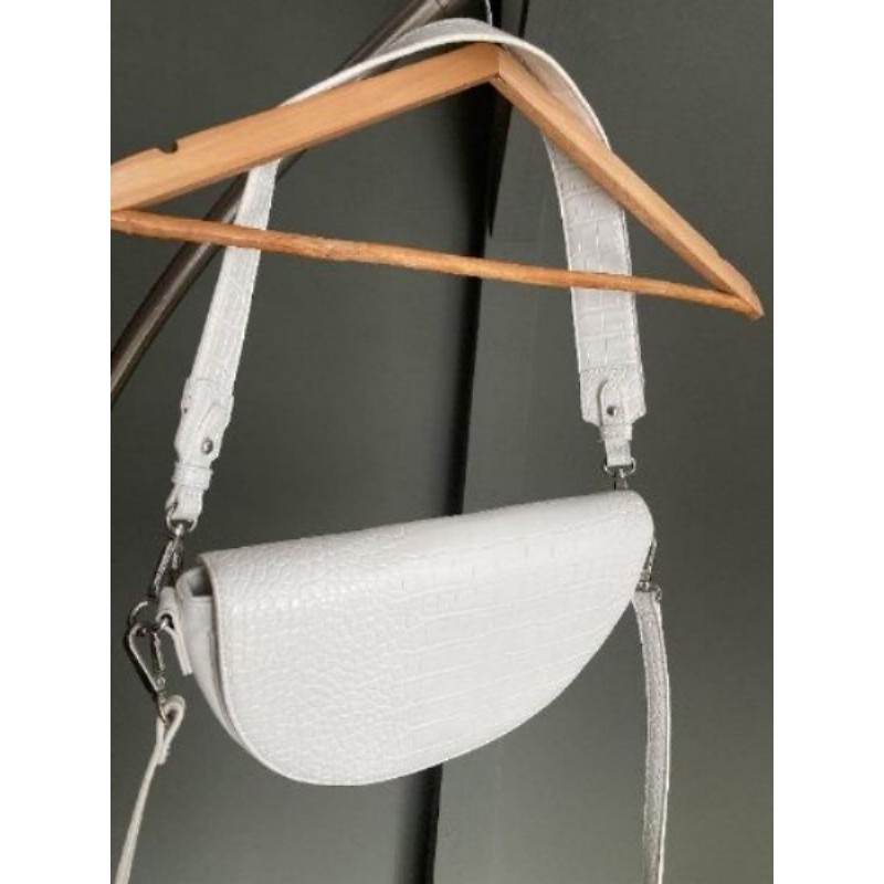 Sacoche blanche imitation crocodile . Casi neuve. Camaïeu 