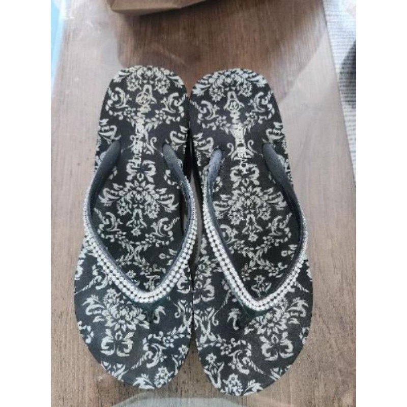 Tongs pointure 37