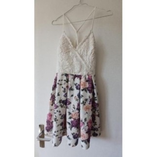Robe bretelle dentelle...