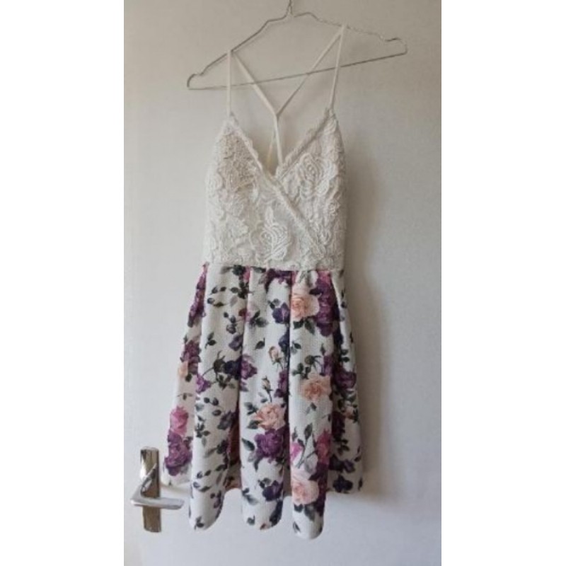 Robe bretelle dentelle fleur TS