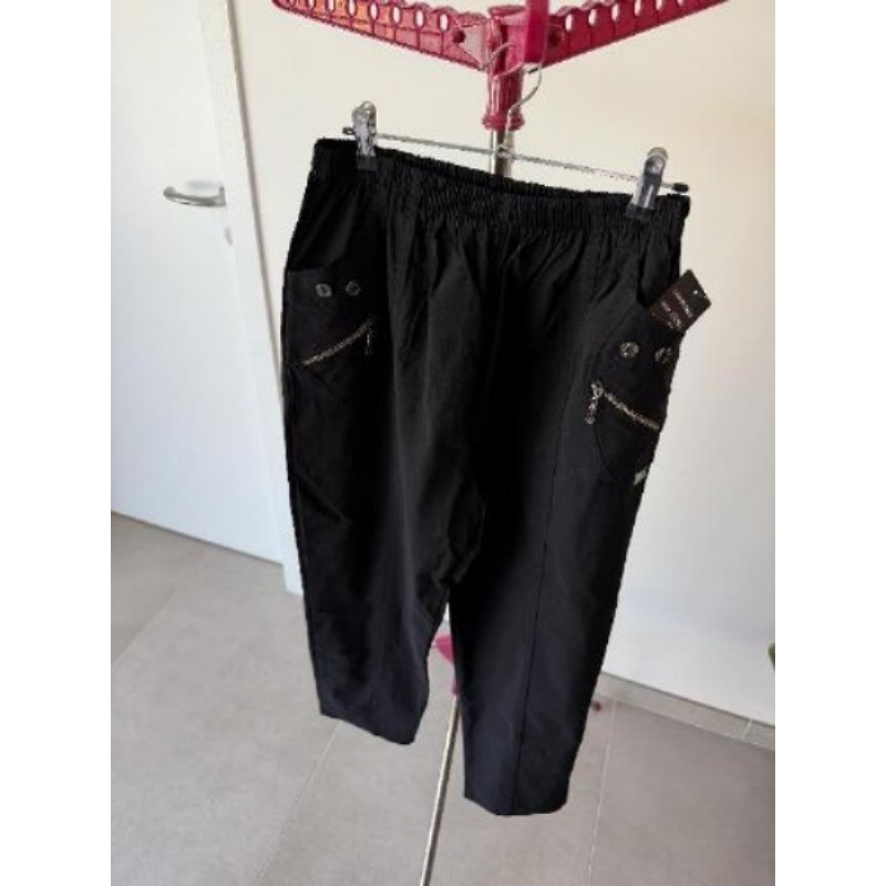 Pantalon noir neuf taille 6