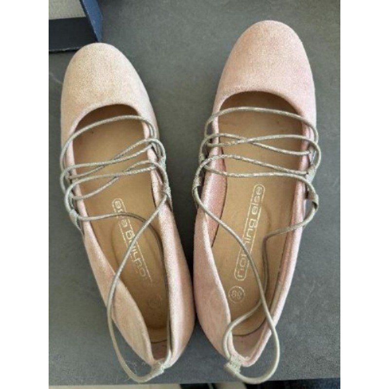 Chaussures femme neuves  taille 39
