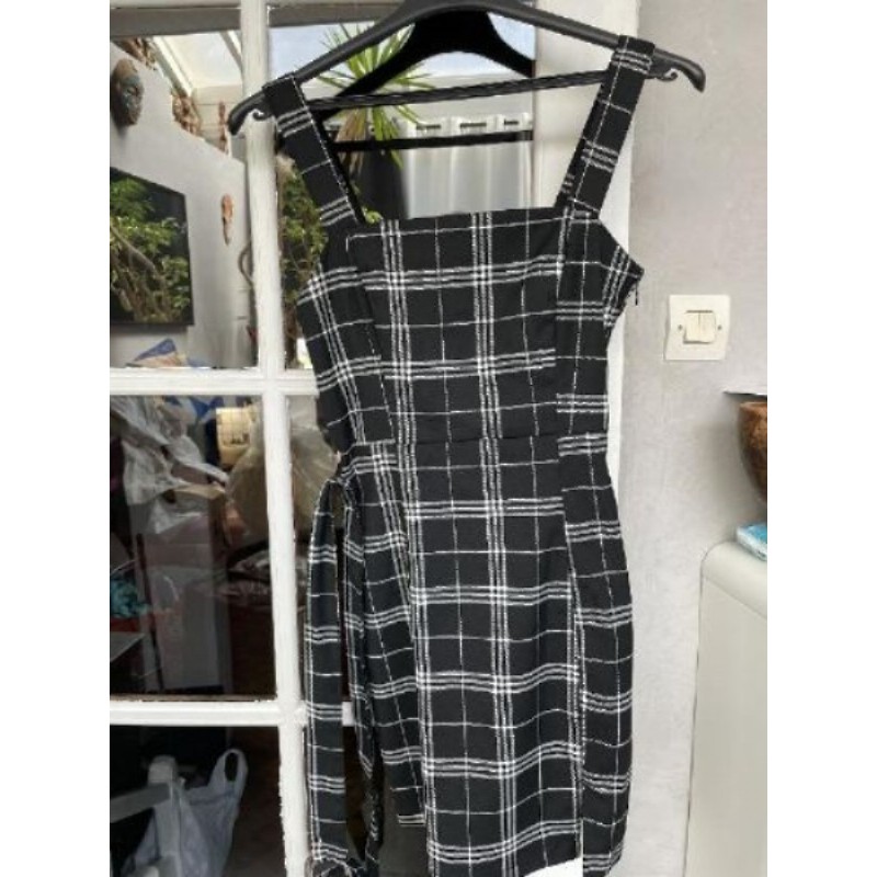robe noir et blc à carreaux T32