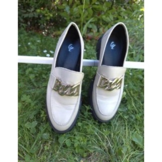 Mocassins beige en cuir...