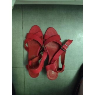 Chaussure rouge P.40