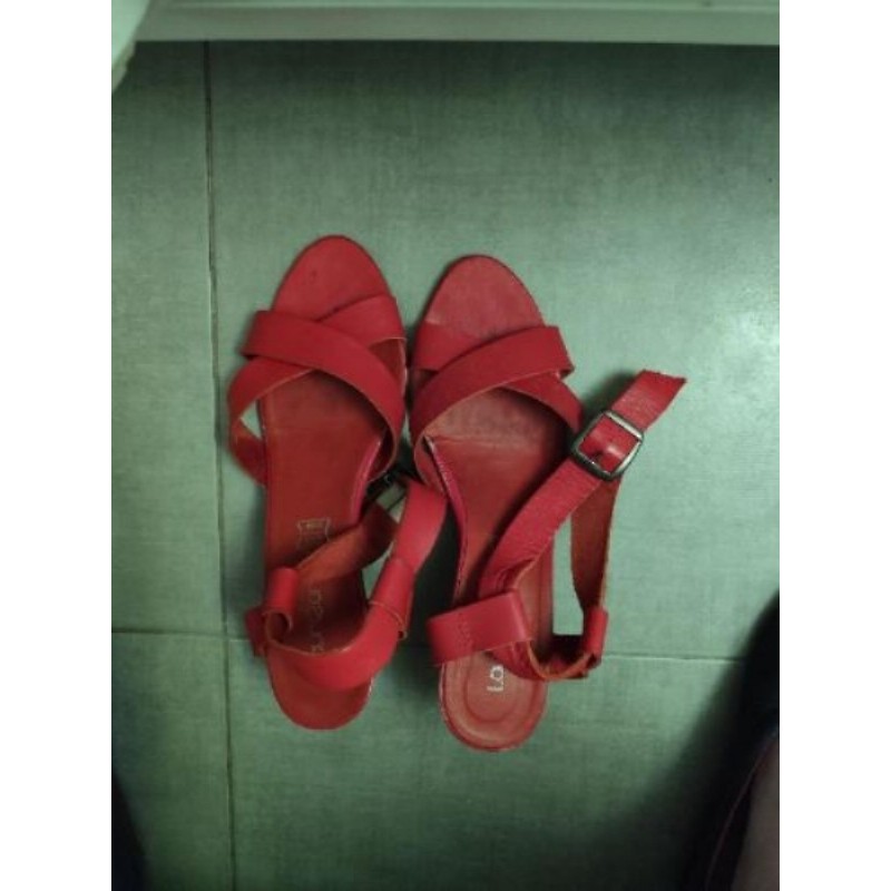 Chaussure rouge P.40