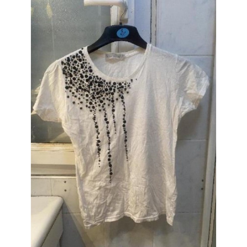 tee-shirt blanc avec perles et strass noires jamais porté - taille S