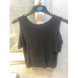 crop-top noir avec épaules...