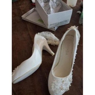 Escarpins cuir blancs...