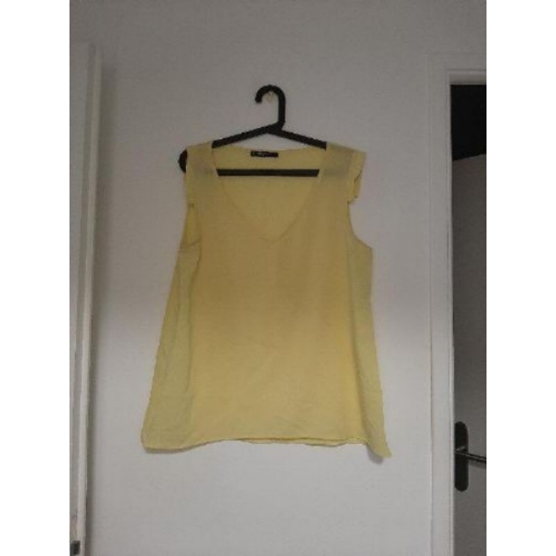 T-shirt jaune