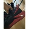 Basket rouge et noir Jordan 
