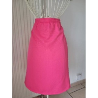 Jupe couleur fushia. Taille...