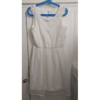 Robe blanche/dentelle -...