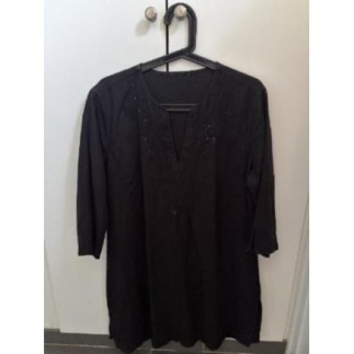 Robe noir avec broderies -...