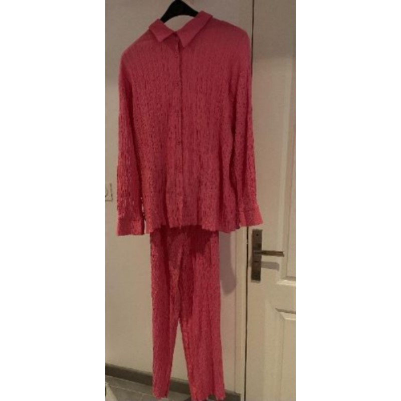 Ensemble pantalon rose  taille M neuf 