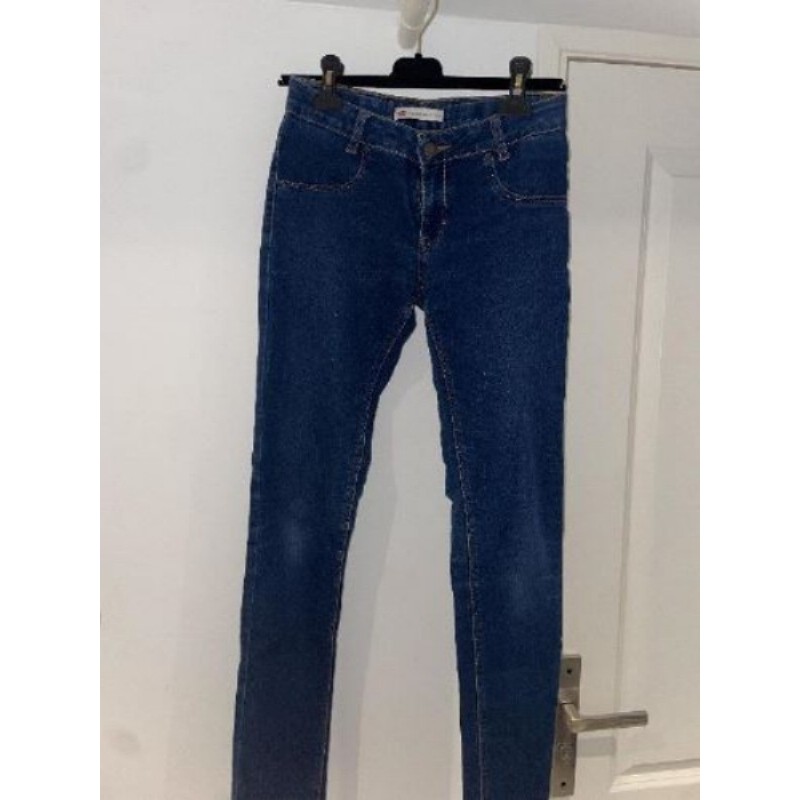 Jeans Levis  bleu foncé taille 16 ans 