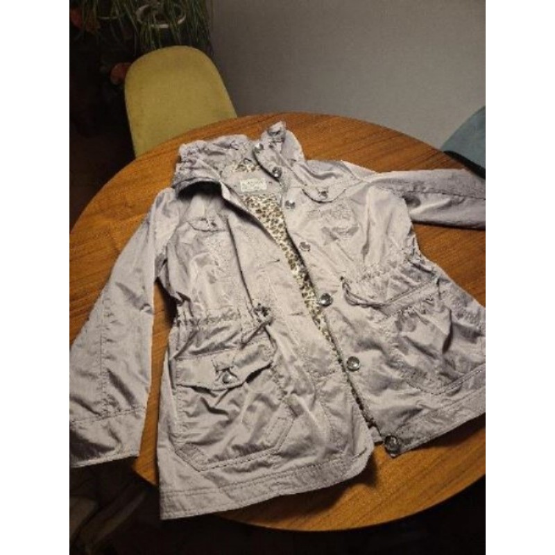 Manteau imperméable gris argenté