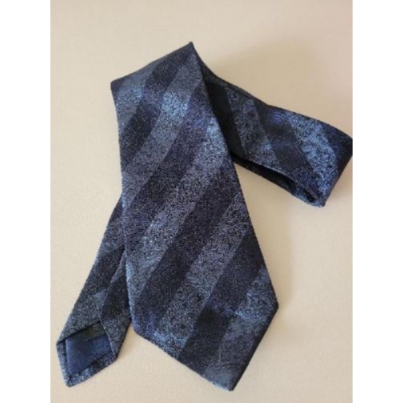 Cravate bleu rayé à motif