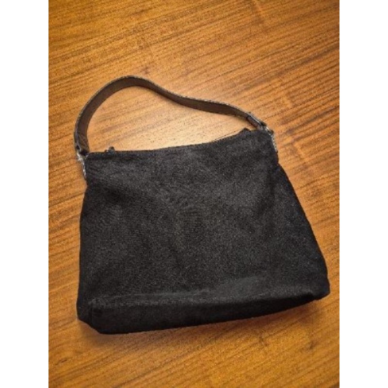 Sac à main velours noir relief croco