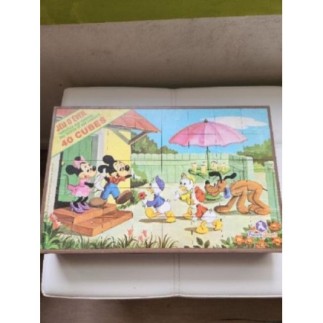 Boite de cubes mickey