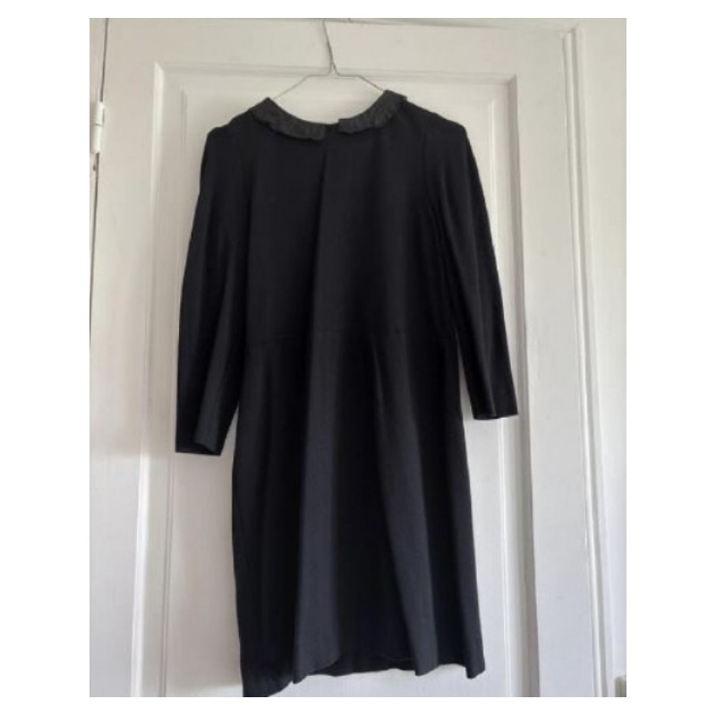 SANDRO - Robe droite courte noire col claudine - Taille 1