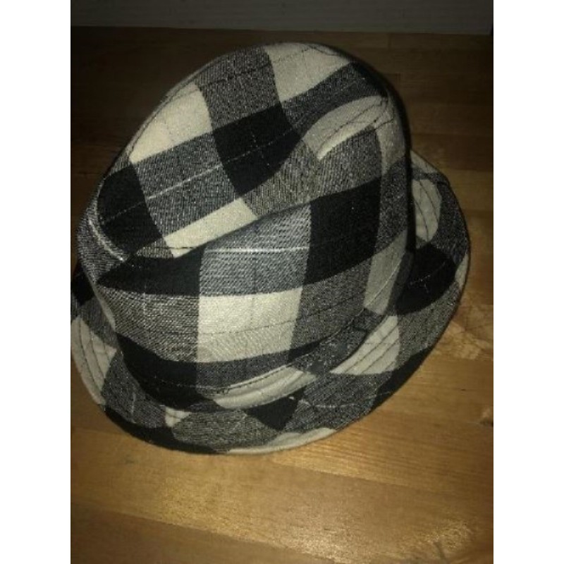 Chapeau femme carreaux noir et blanc 