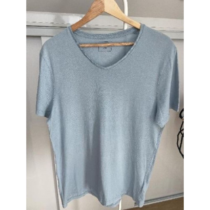 T-shirt Homme bleue ciel col v taille L 
