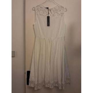 Robe blanche cassé en...