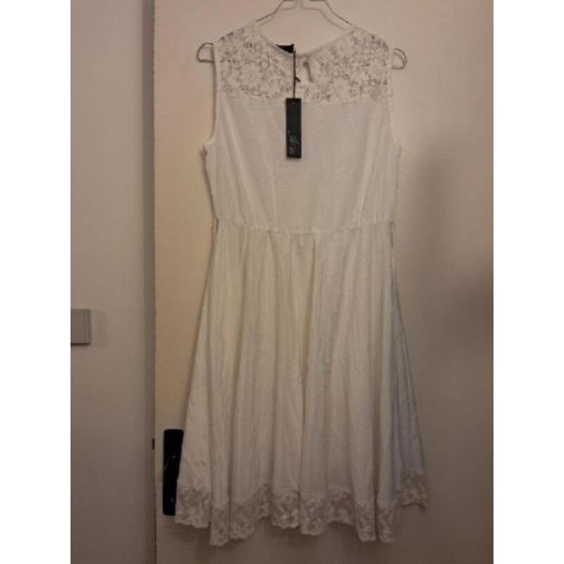 Robe blanche cassé en Dentelle(Ange) T-2 38/40