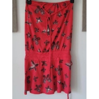 Robe rouge à papillon 