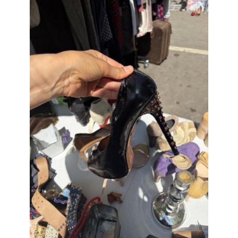 Chaussures cloutées 
