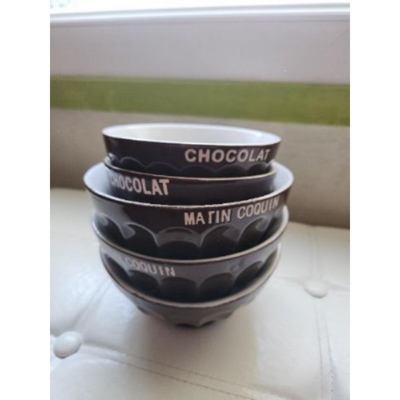 5 bols marrons