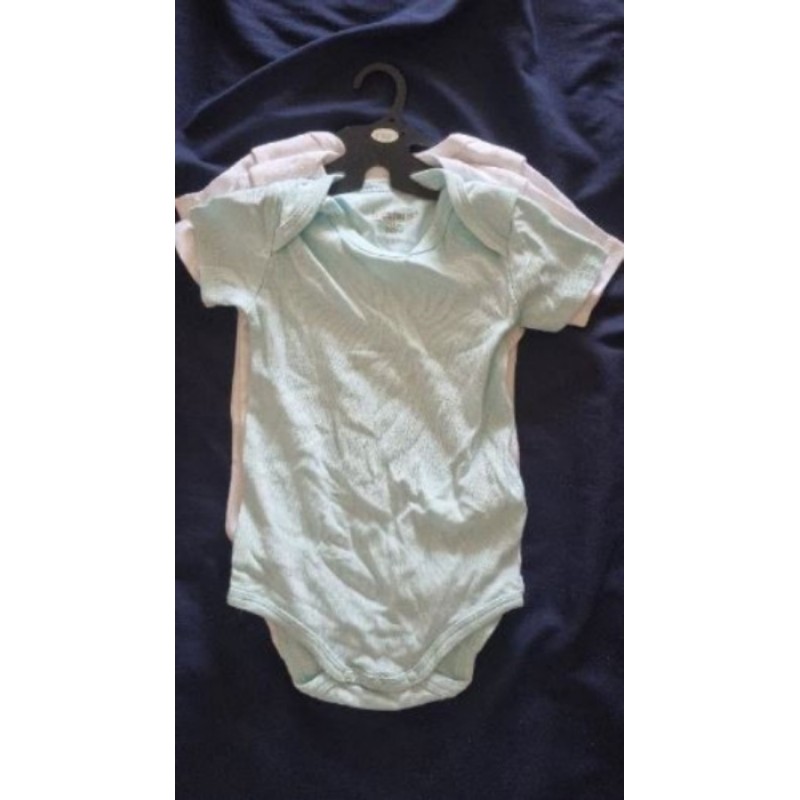 Lot 3 bodies neufs 12 mois inextenso 