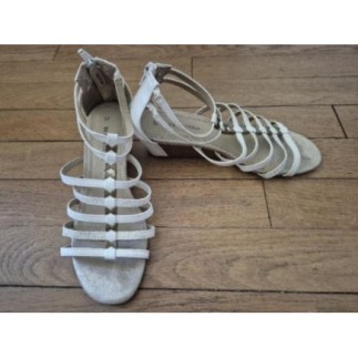 Sandales 37 blanches