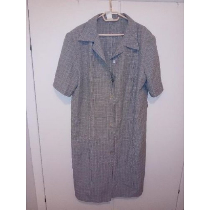 Taille 54 Robe boutonnée grise