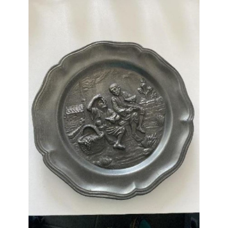Assiette de deco en étain « raisins »