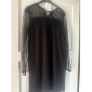 Robe noire taille 40...