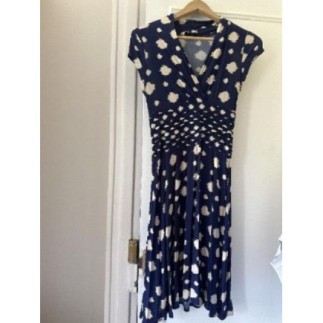 Robe bleue te blanche...