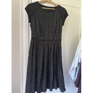 Robe noire petits pois...