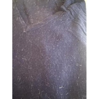 *Pull bleu marine pailletée...