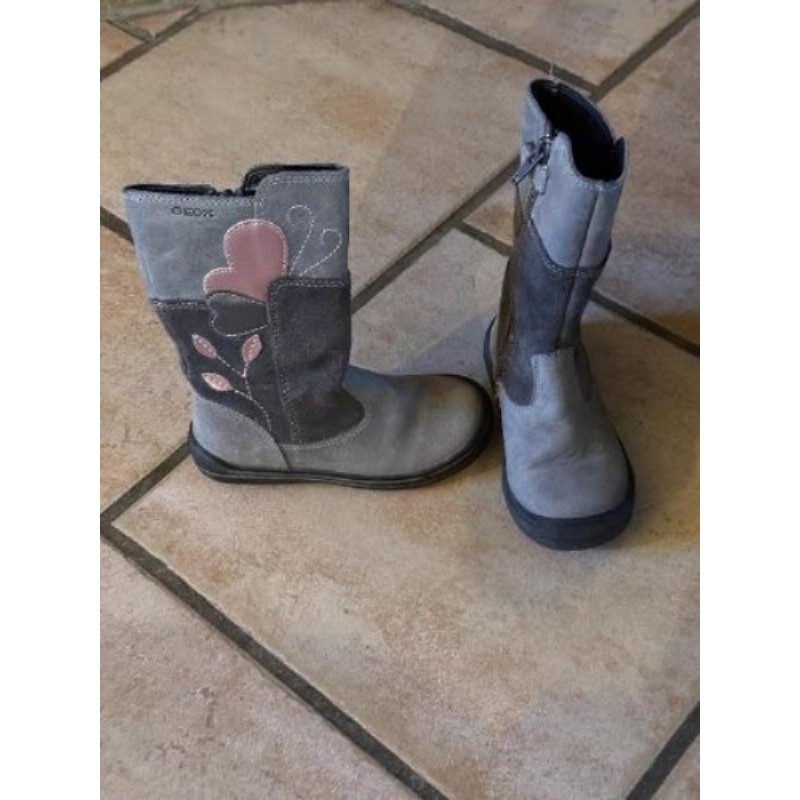 Paire de bottine en cuir taille 24 