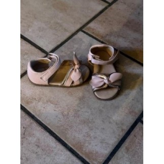Paire de sandale rose fille...