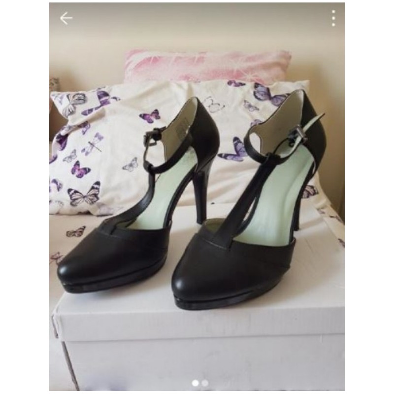 Sandale noire compensée taille 39