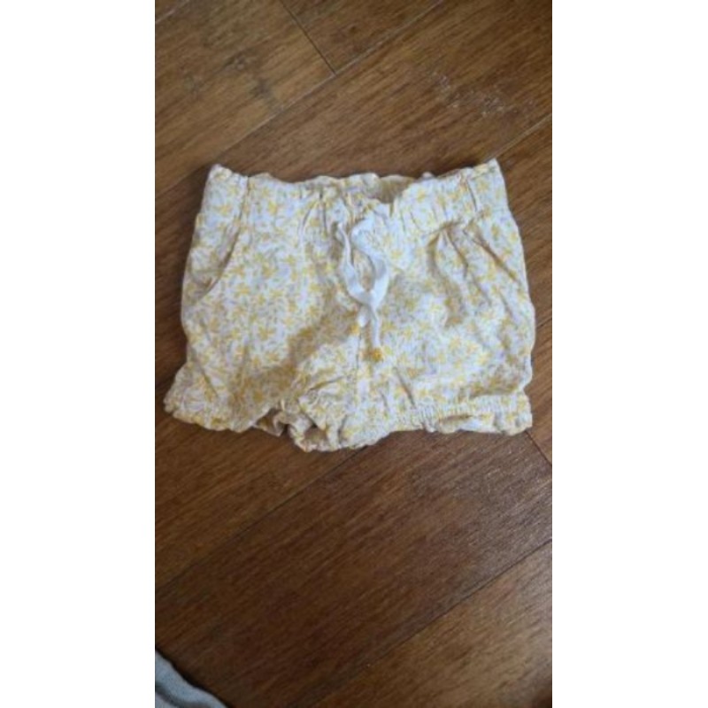 Short fille Obaïbi  jaune et blanc 12 mois